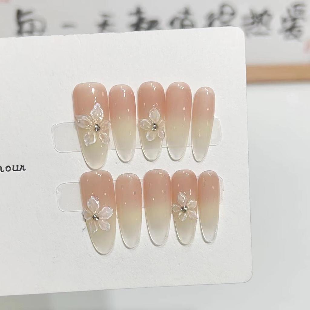 Wearing Armor High-end Summer Ice-transparent Nude Color Gradient Ice Flower Manicure Finished White-looking Fake Nail Patch Can Be Detached