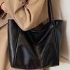 This year's popular retro commuter bag women's 2025 autumn new trendy large-capacity student class shoulder tote bag