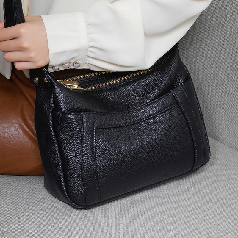 

genuine cowhide women shoulder bag large-capacity women s versatile crescent bag 2026 new daily Commuting crossbody bag чорний