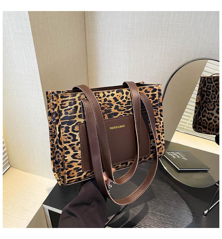 Beautiful Capacity Large Tote Bag For Women With Striped Design Ideal For Daily Outings Shopping And