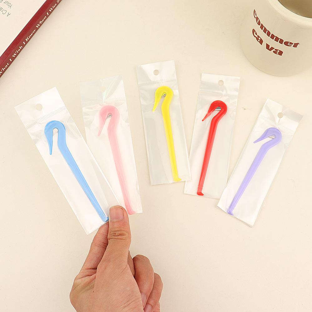 Girls' Hair Band Remover: Gentle, Damage-Free Hair Hook for Kids' Disposable Rubber Bands