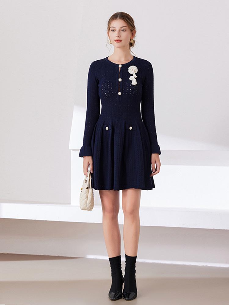 2025 Autumn Floral Bell Sleeve Slim Mid-Length Dress