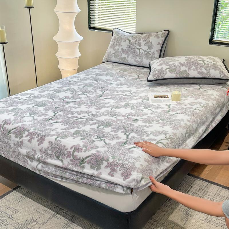 Thicken Bedsheet Soft Velvet Bed Cover for Winter Elastic Bed Linen Adults Kids Room Fitted Sheet drap de lit (No Pillowcase)