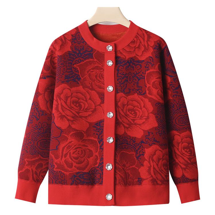 Matki w średnim i starszym wieku noszą ubrania dla starszych pań i ciepłe babcie na jesień i zimę, kolorowe kardigany i kurtki dla starszych osób