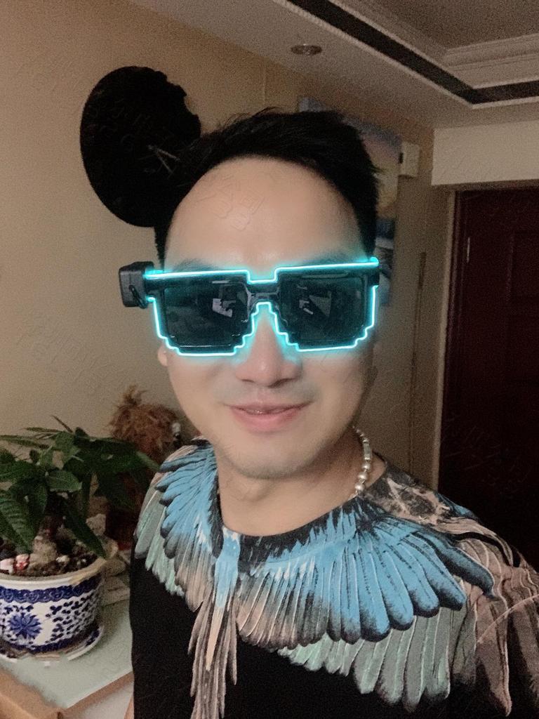 Wireless LED Mosaic Luminous Sunglasses - Creative Party Photo Props for TikTok, Birthdays, Bars, and Gifts