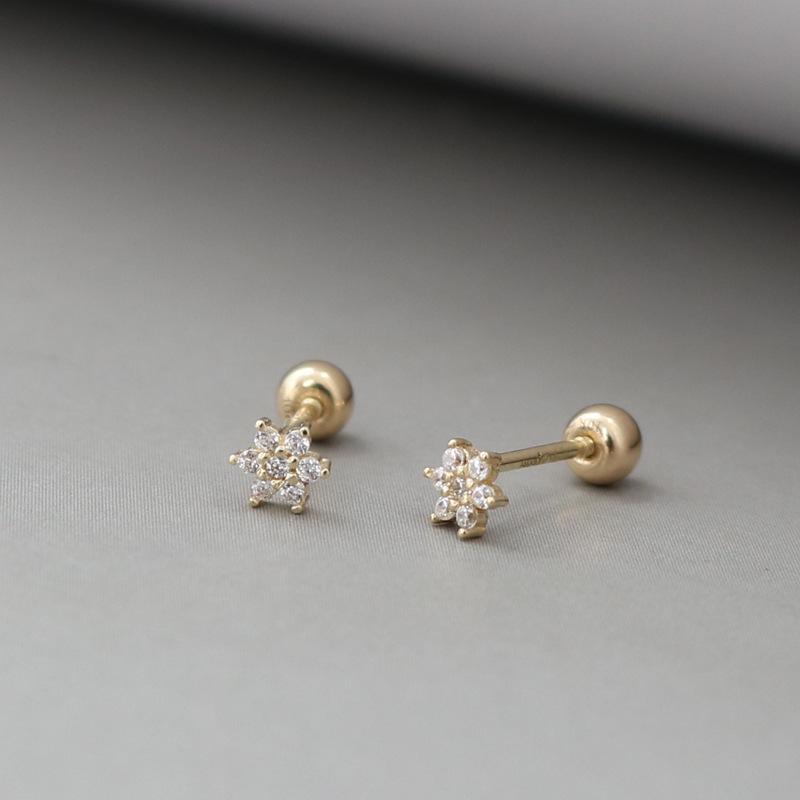 Small Flower Diamond Inlaid Earrings with Threaded Buckle – Versatile Ear Studs for a Sweet, High-End Look