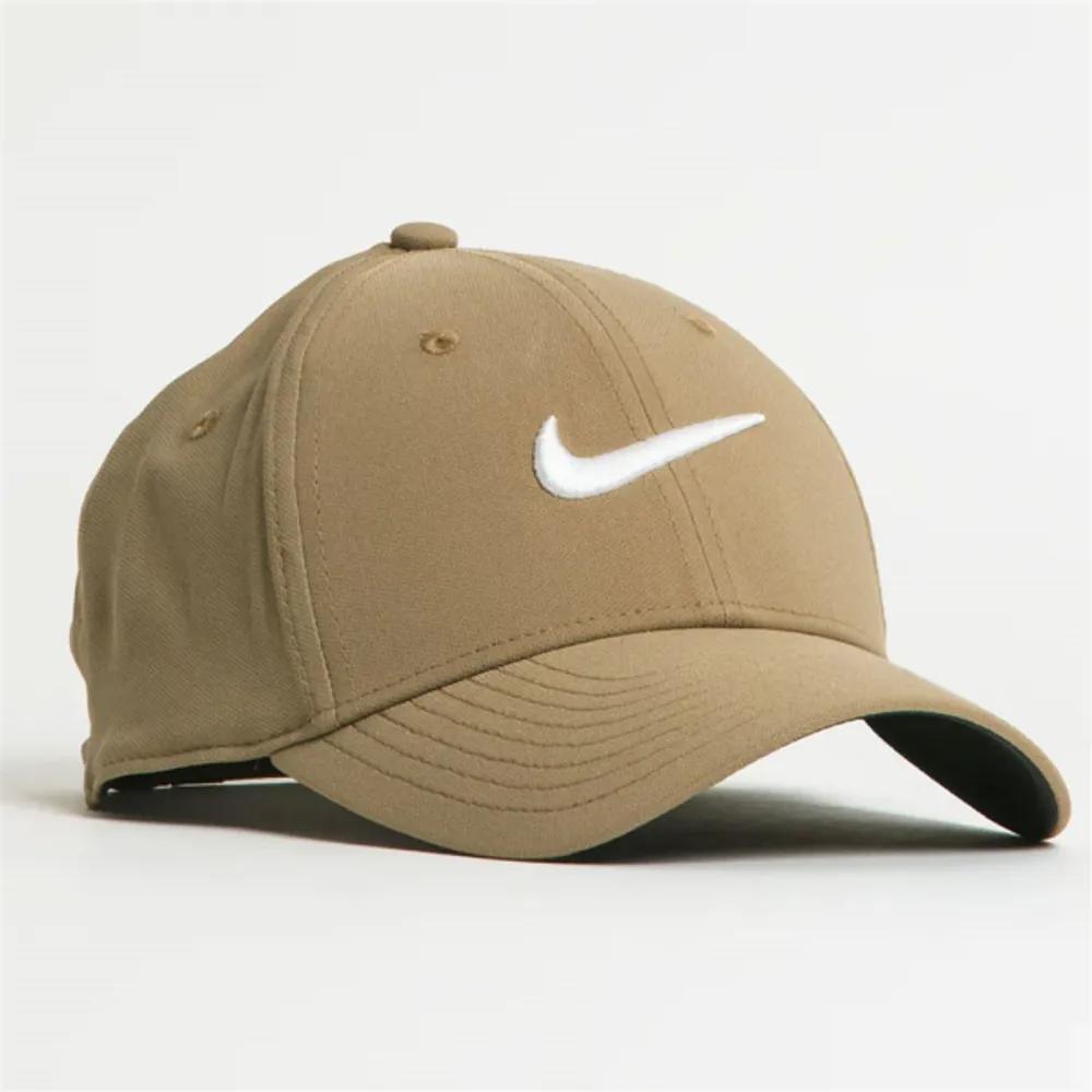 Dri-FIT Club Structure Swoosh Cap FB5625-247 Khaki