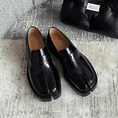 Thick-Soled Tabi Split-Toed Shoes Women'S British Style Horseshoe Pig'S Trotters Lace-Up Small Leather Shoes Loafer
