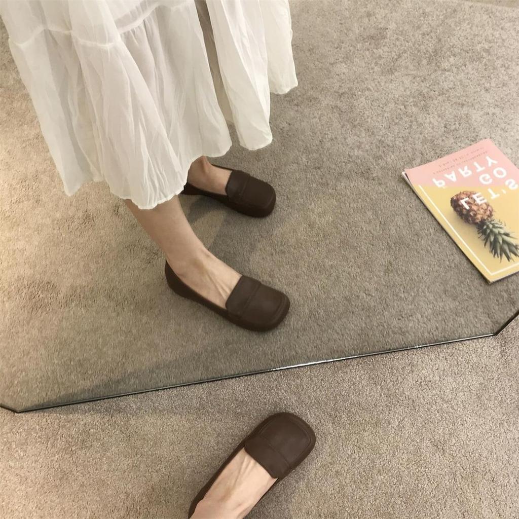 Retro round head soft leather small leather shoes female 2025 spring new fairy gentle shallow mouth flat bottom loafers night wind fat