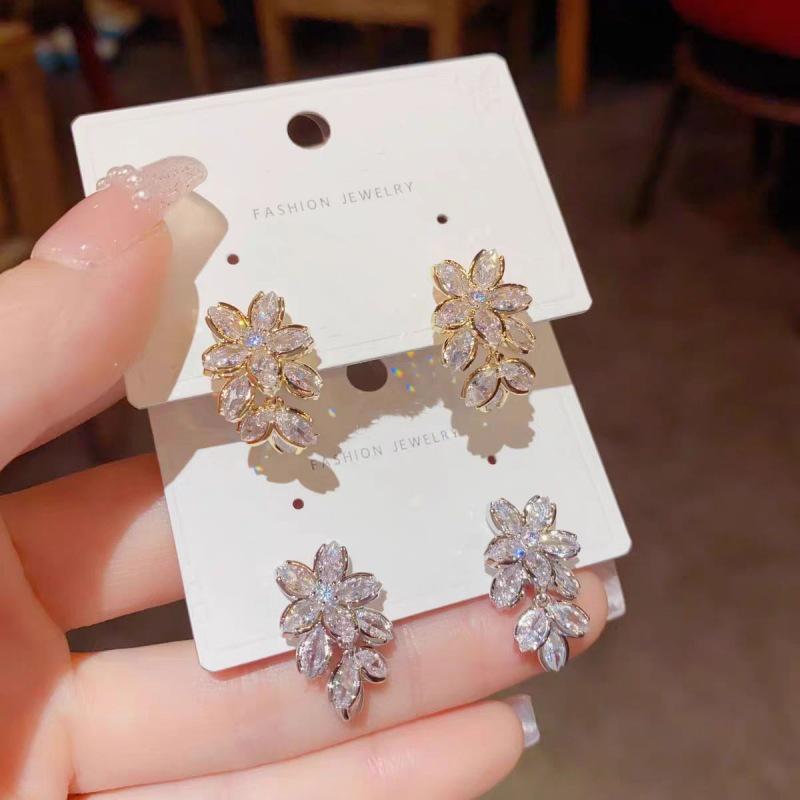 2025 Korean Style Zirconia Flower Tassel Earrings: Elegant High-End Light Luxury for Trendy Women