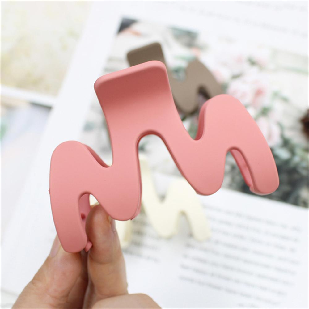 1PC Stylish Wavy Grab Clip Shark Clip Hair Clip Large Grab Clip Hair Accessory High-end Hair Clip Headwear