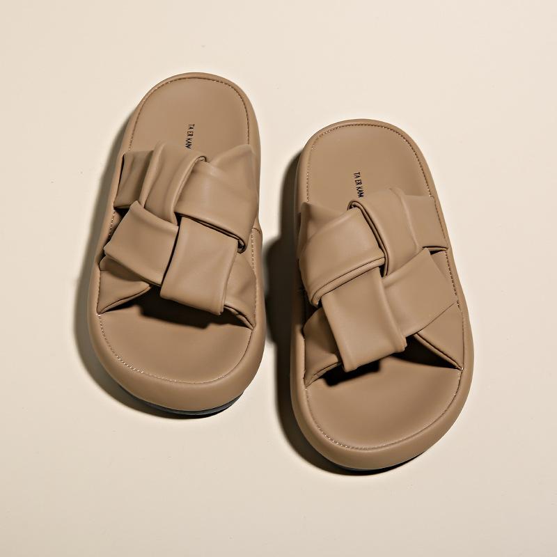 Cool slippers women's summer wear 2025 new thick-soled casual non-slip beach sandals lazy fashion one-word drag women's tide