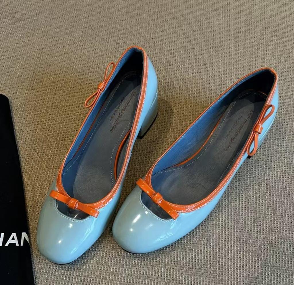 Dicker Absatz Mary Jane 2025 Französische helle Lederschuhe mit leichtem Mund, einzelne Schuhe mit nackter Schleife, Arbeitsschuhe mit weicher Sohle, mittlerer Absatz, kleine Lederschuhe