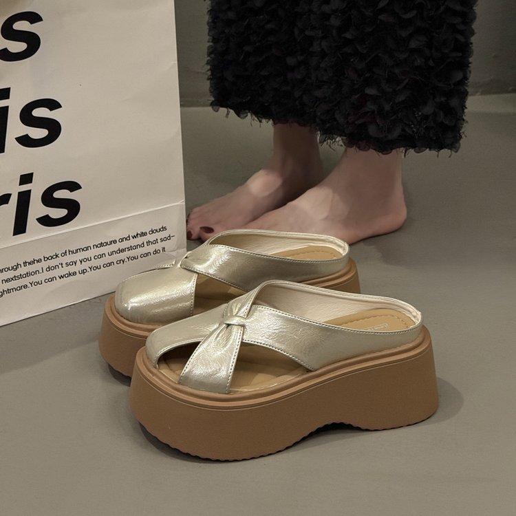 

Thick-soled bag head half slippers women s 2025 new summer outer wear fashionable hollow casual soft bottom with skirt cool slippers 40