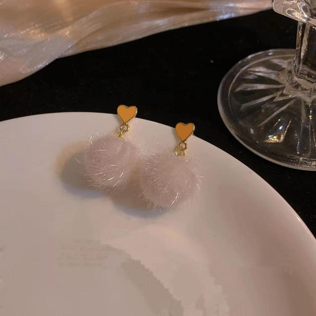 2023 Trend Cute Pompon Heart Stud Earrings - Autumn/Winter Plush Christmas Jewelry for Women