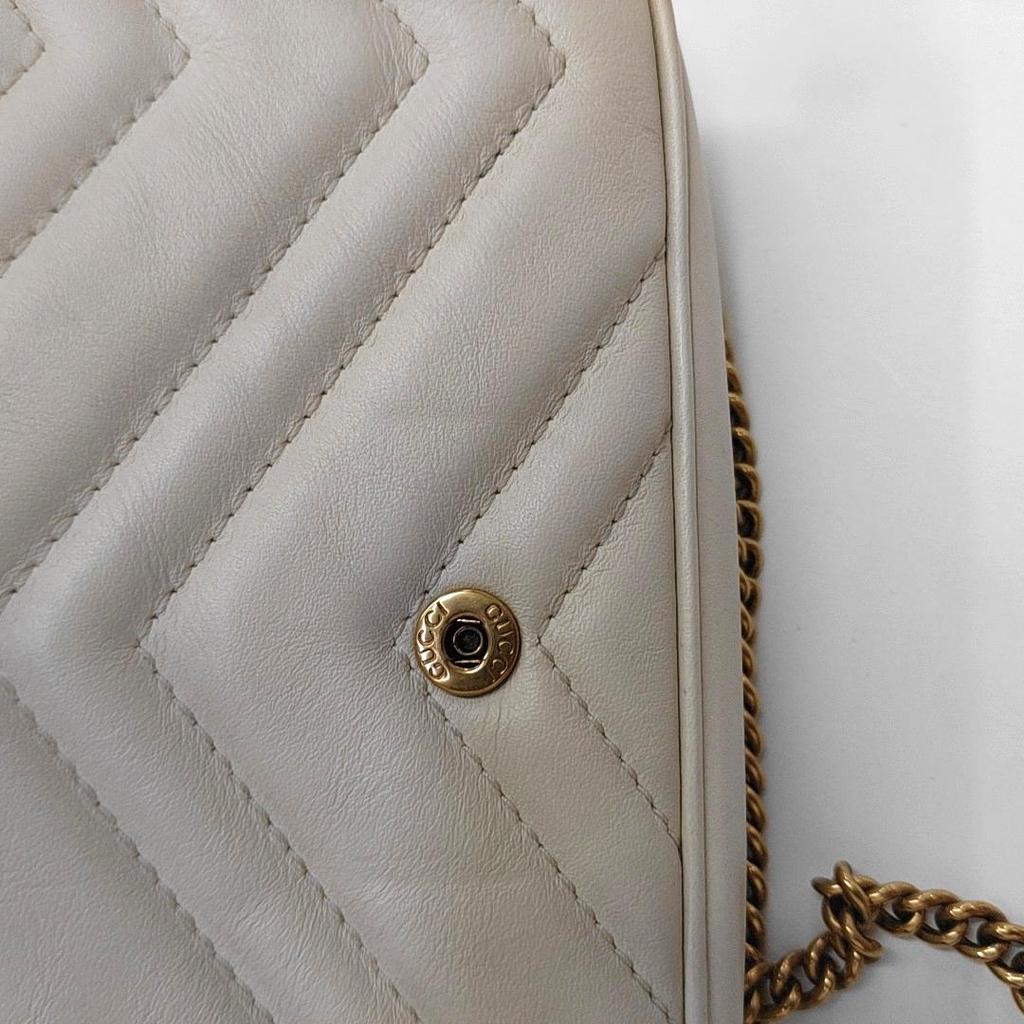 [Usato] Borsa a tracolla mini GG Marmont con logo dorato in pelle trapuntata effetto invecchiato - Buono #1LY019H