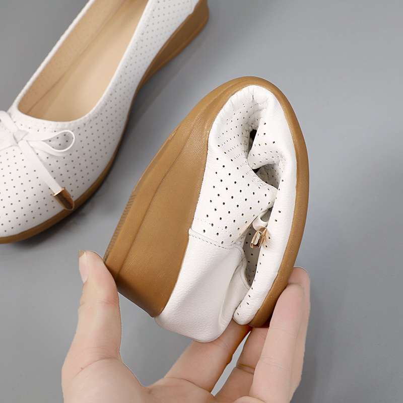 Mom Shoes Women's Slope Heel Soft Leather Beef Tendon Sole 2025 New Bow Round Head Breathable Doudou Shoes Casual Single Shoes Women