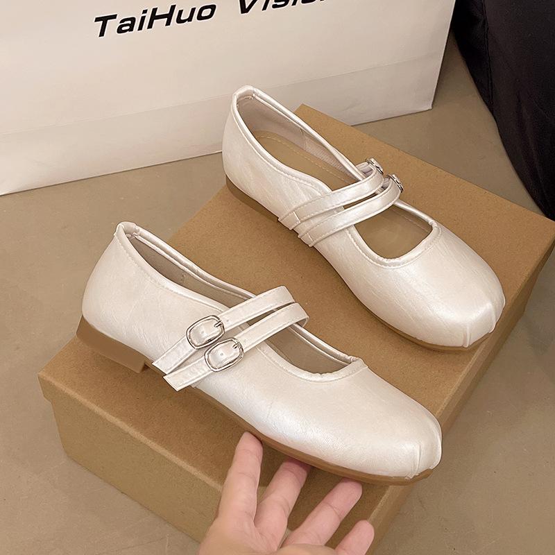 Retro Silver French Flat Bottom Light Mouth Single Shoes Women's 2025 Spring and Summer New Flat Bottom with Skirt Mary Jane Shoes