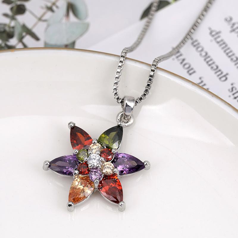 Douyin Spring And Summer Dress Necklace Collarbone Chain Women S Short Zircon Flower Jewelry Necklace
