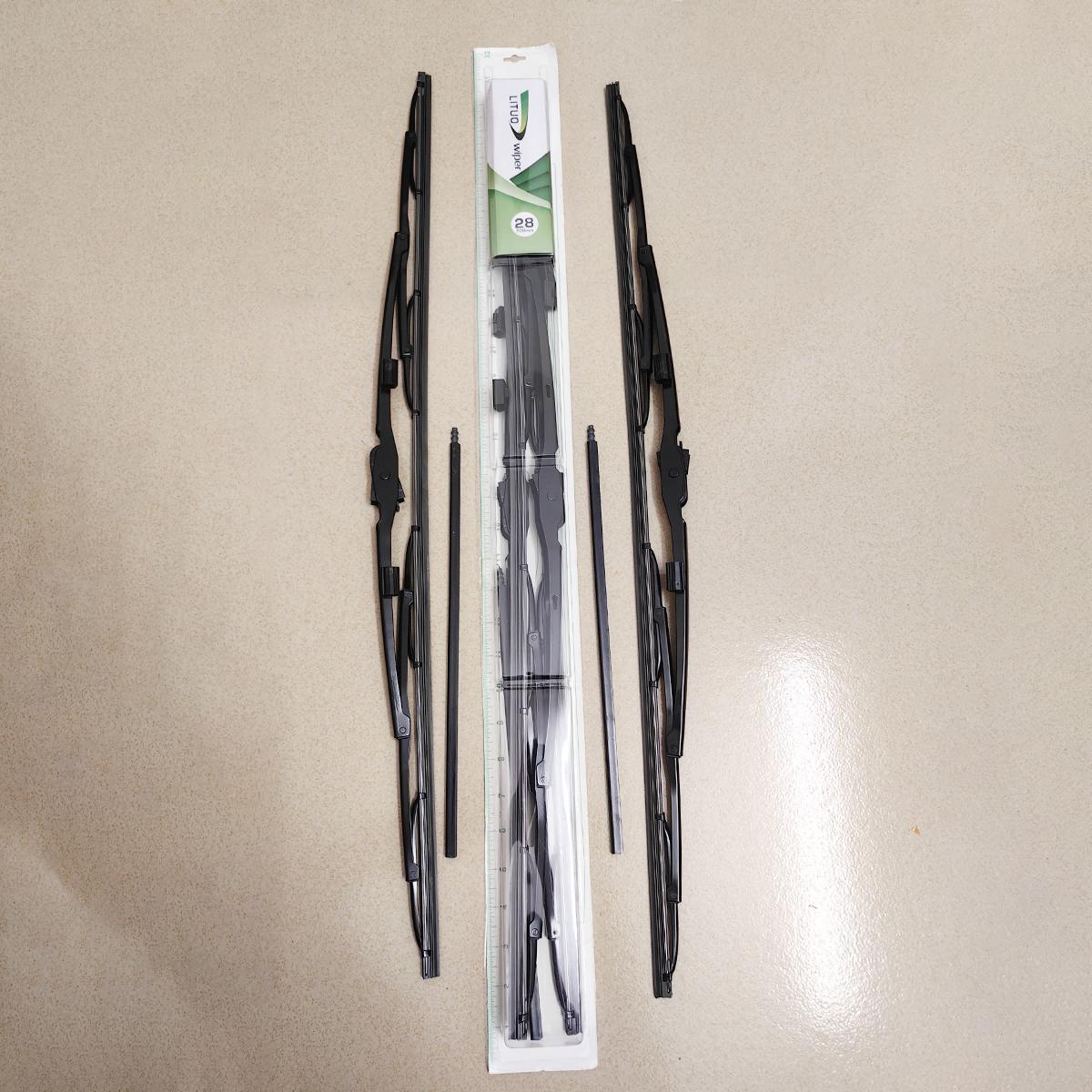 2pc 700mm Wipers Blade With Long Spray Spare Parts for Volvo Trucks Wiper Parts VOE 82485683 82214988 82485681 A0018205445 CN чёрный