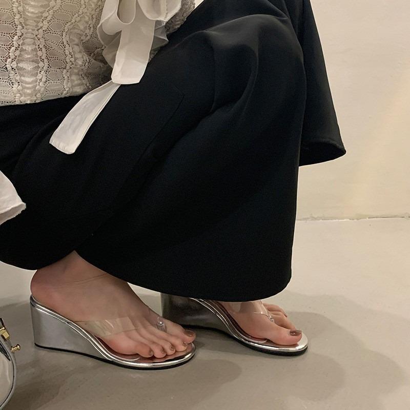 Summer Women Flip Flop Fashion PVC Transparent Women Slippers Designer Clip Toe Wedge Heel Slippers Casual Beach Slippers Slides
