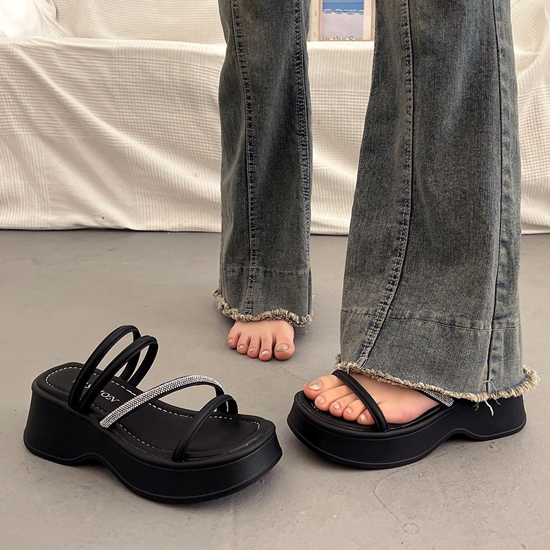 Fashion Shoes House Slippers Platform On A Wedge Slides Summer Clogs Woman Pantofle Beach 2025 Female Shoes Ladies' Slippers Platform Su