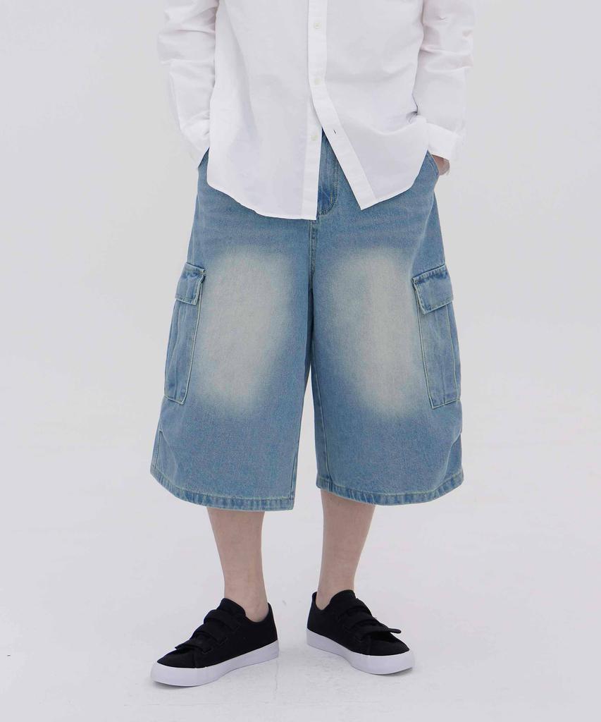 Akeusi Burning Wash Bermuda Street Cargo Oversized 3/4 Length Denim Pants Unisex (Light Blue Teen)