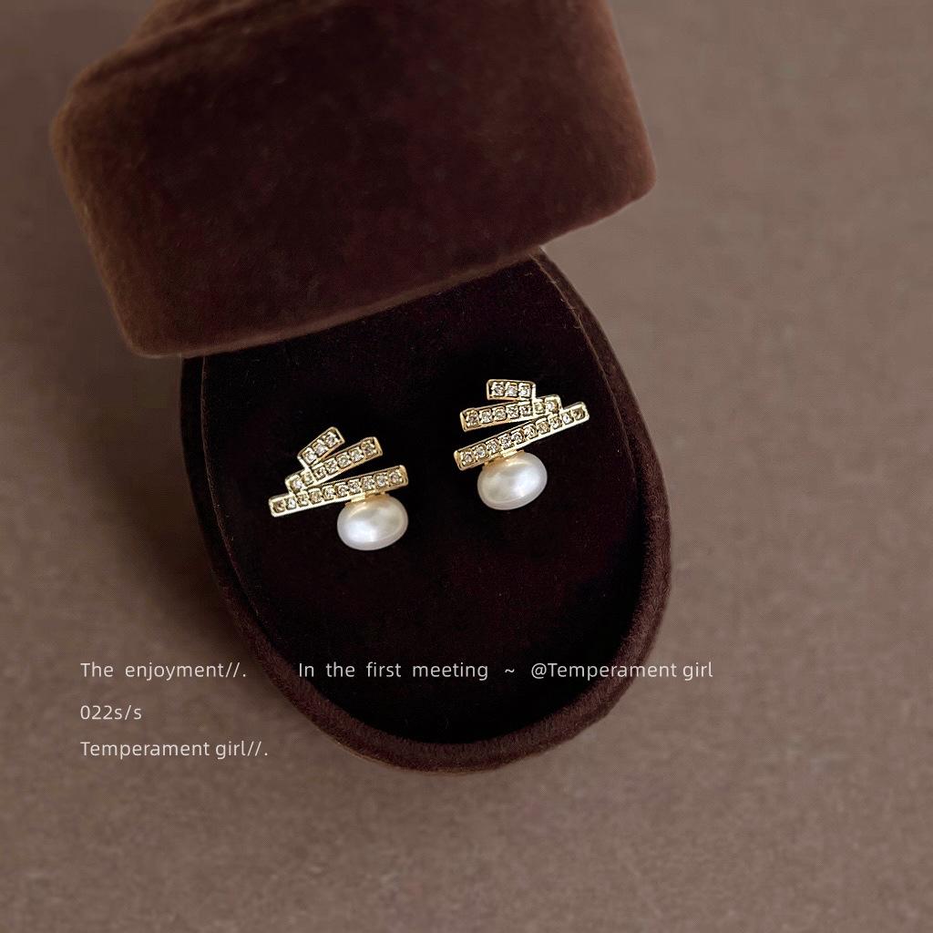 14K Gold Plated Freshwater Pearl and Zircon Christmas Tree Stud Earrings for Women