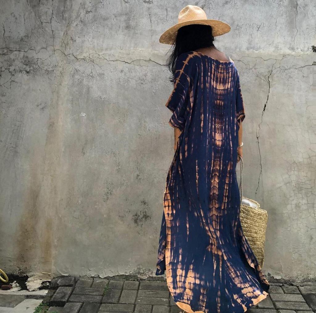 European & American Tie-dye Rayon Beach Dress: Loose, Long Seaside Vacation Robe & Bikini Cover-up with Sunscreen Shirt for Women