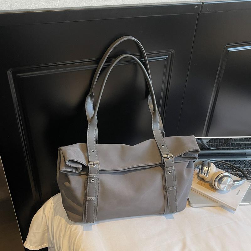 New retro suede women's large-capacity commuter shoulder bag high-value fashionable casual underarm bag women