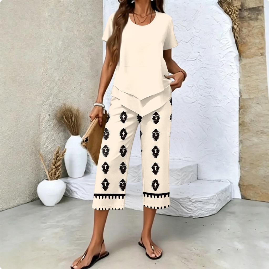 Women Casual Fashion Round Neck Printed Short Sleeve T Shirt and Capri Pants Set Lightweight Comfortable Summer Outfit