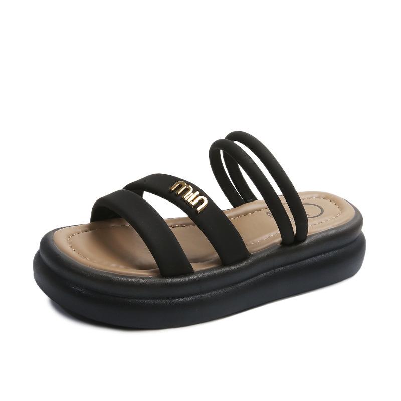 Fairy wind open-toed two wearing thick-soled slippers female 2025 summer Korean version of the new one-word beach cool slippers female