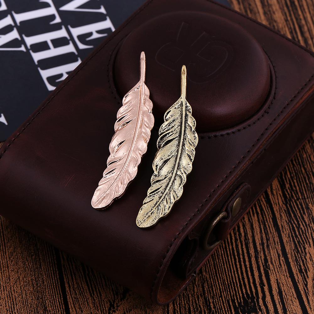 

Z96 Retro Gold Leaf Feather Brooch for Men