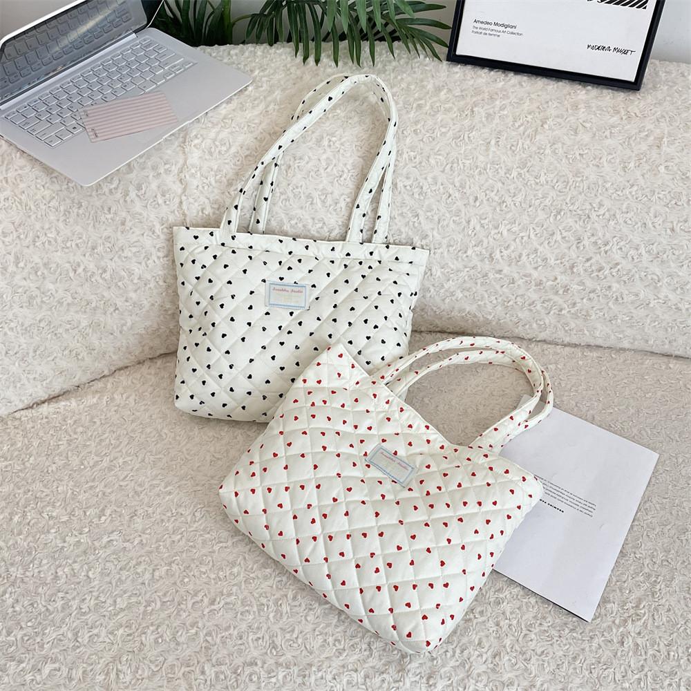 Tote Bag With Heart Pattern And Cotton Lining For Daily Use