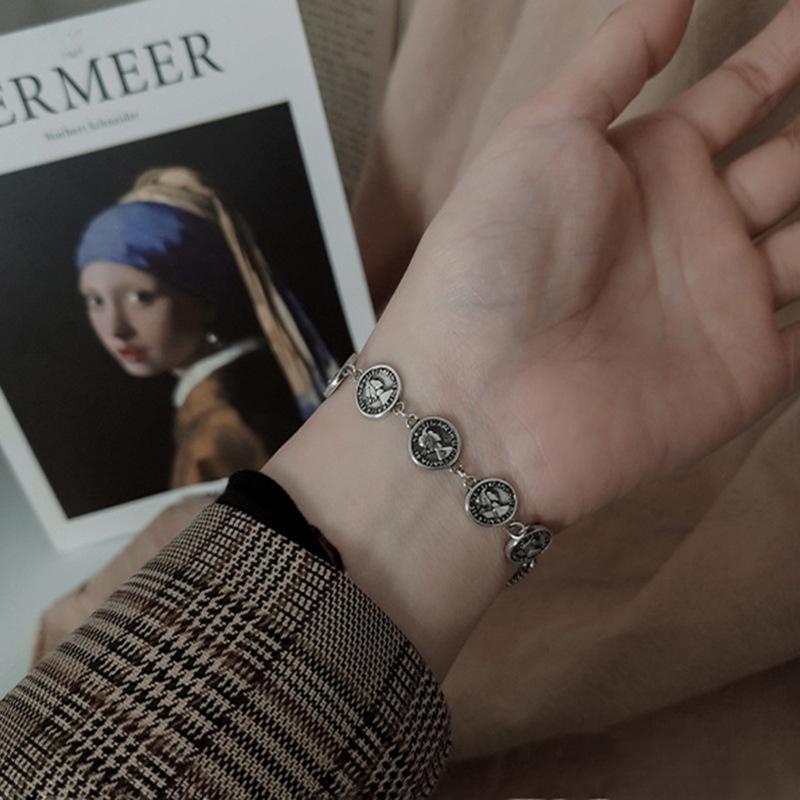 Korean Retro Figure Bracelet for Women: Trendy, Versatile, and Simple Hip Hop Accessory for Students.
