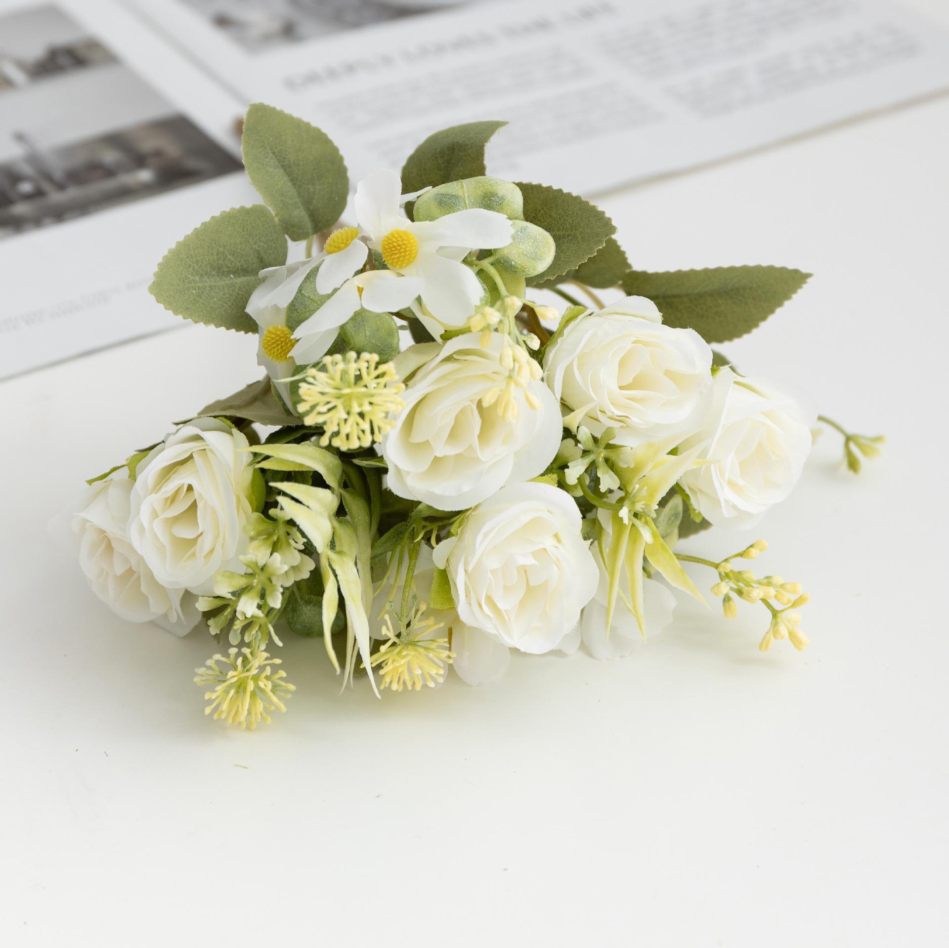 

Букет из скандинавских роз с несколькими головками для свадеб и домашнего декора белый