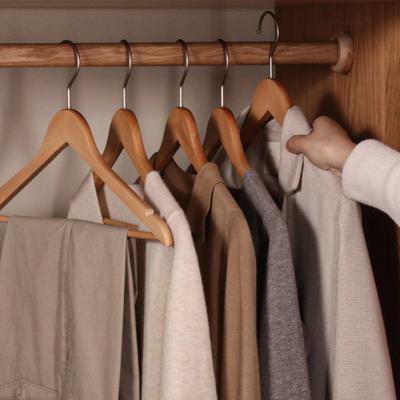 5 Stück Holz-Kleiderbügel, robust, langlebig, platzsparend, Kleiderbügel mit Metallhaken, Schrank-Organizer, Heimbedarf