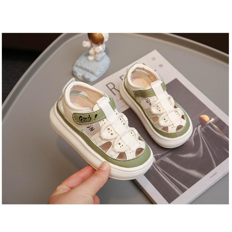 Boys Baotou Sandals Sneakers Summer Hollow Sandals 0-2 Toddler Shoes 1-6 Anti-kick and anti-collision Korean version of beach shoes