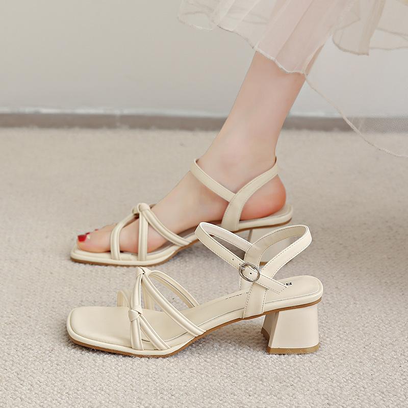 2025 Gentle wind leak toe strap fairy sandals women's word summer new Roman shoes French thick heel temperament