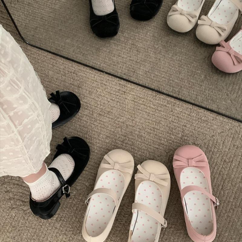 Fashion Women's Round Head Pink Thick Heel Mary Jane Shoes 2025 New Sweet Vintage Women's Bow Round Head Cute Designer Shoes Pink Heels