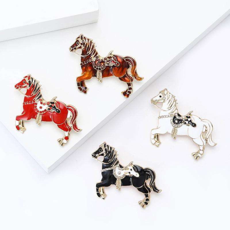4-Color Alloy Running Horse Brooch Pins Fashion Exquisite Zodiac Horse Badge Women Kid'S Clothes Backpack Brooches New Year Gift