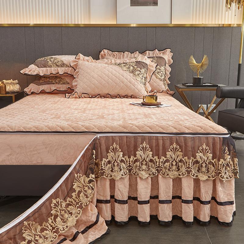 Thickened quilted bed skirt and fitted sheet two-in-one new style removable and washable winter velvet bedspread non-slip mattress protector