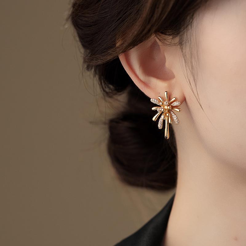 Gold Color Metal Micro-Set Zircon Flower Center Earrings Young Luxury Jewelry Suitable for Women's Party Wear Trendy Accessories