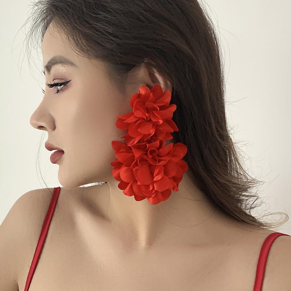 

4 Colors Exaggerated Big Fluffy Fabric Flower Petal Drop Earrings for Women 2023 Trending Elegant Earring Wed Bridal Accessories червоний