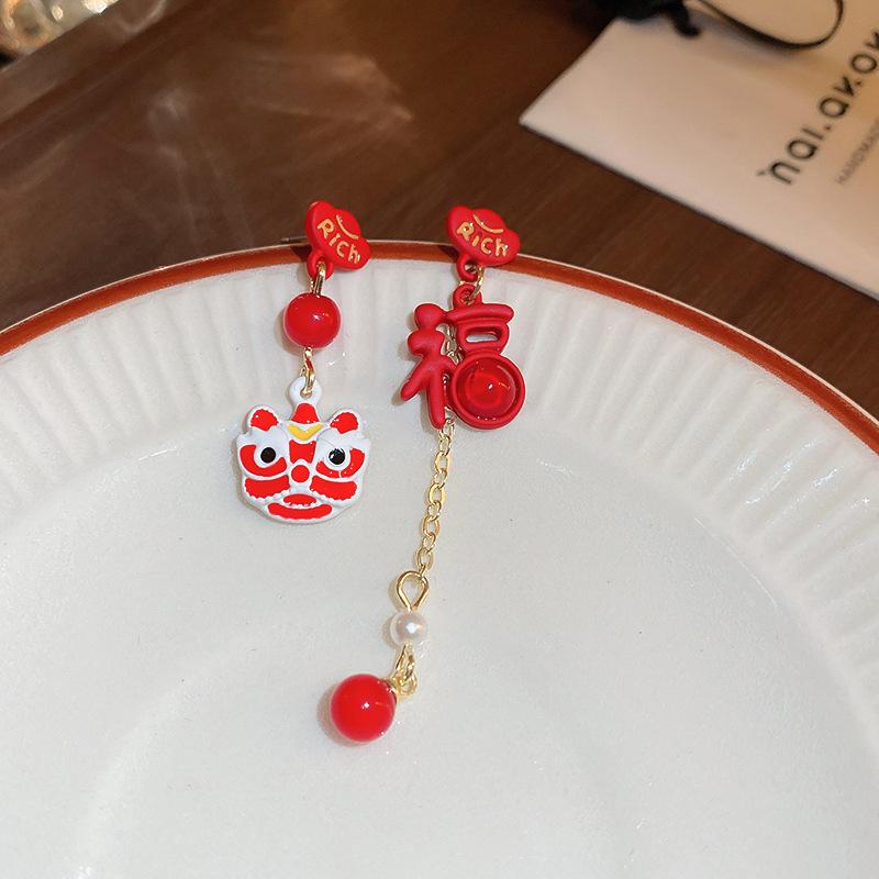 Ohrstecker mit Silbernadel und roter Quaste - Hochwertiges Retro-Vielseitigkeitsdesign für Damen