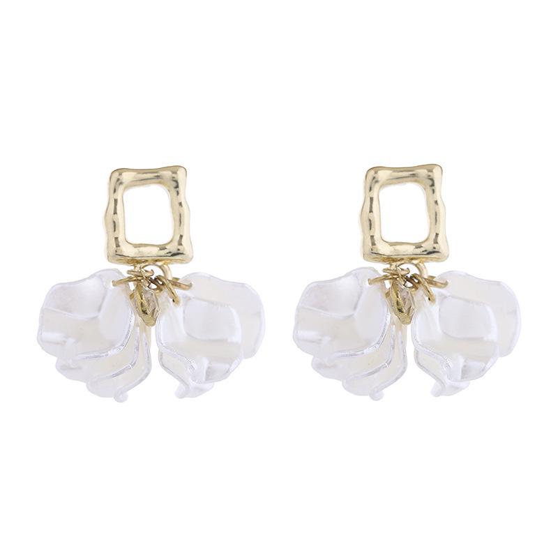 Irregular White Petal Flower Stud Earrings - Fashionable & Versatile Women's Jewelry