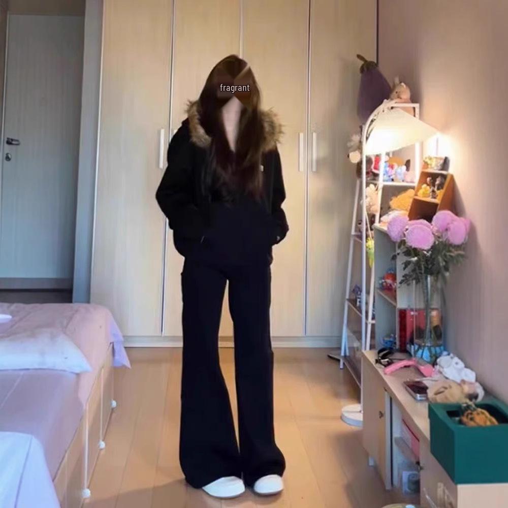 Women's American Retro Black Low-Waisted Slimming Micro-Flare Jeans - Winter Horseshoe Floor-Length Pants