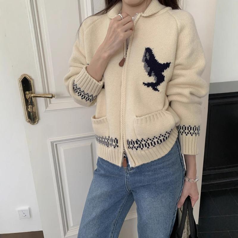 Autumn and winter casual lapel sweater jacket women's new retro jacquard lazy wind thickened knitted zipper cardigan