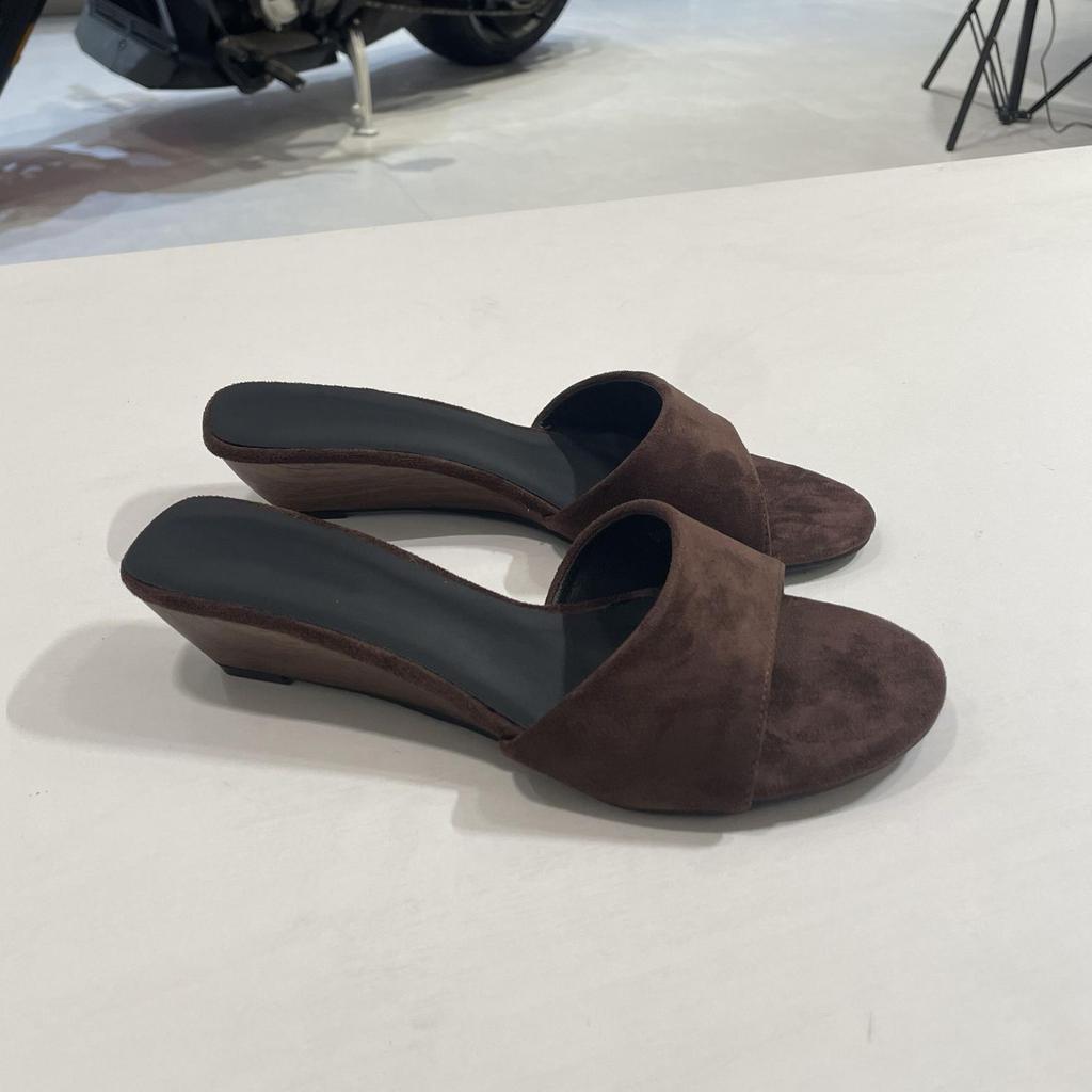 Round Toe Wedge Women's One-word Slippers 2025 Summer New Retro Simple Open-toed Sandals Women