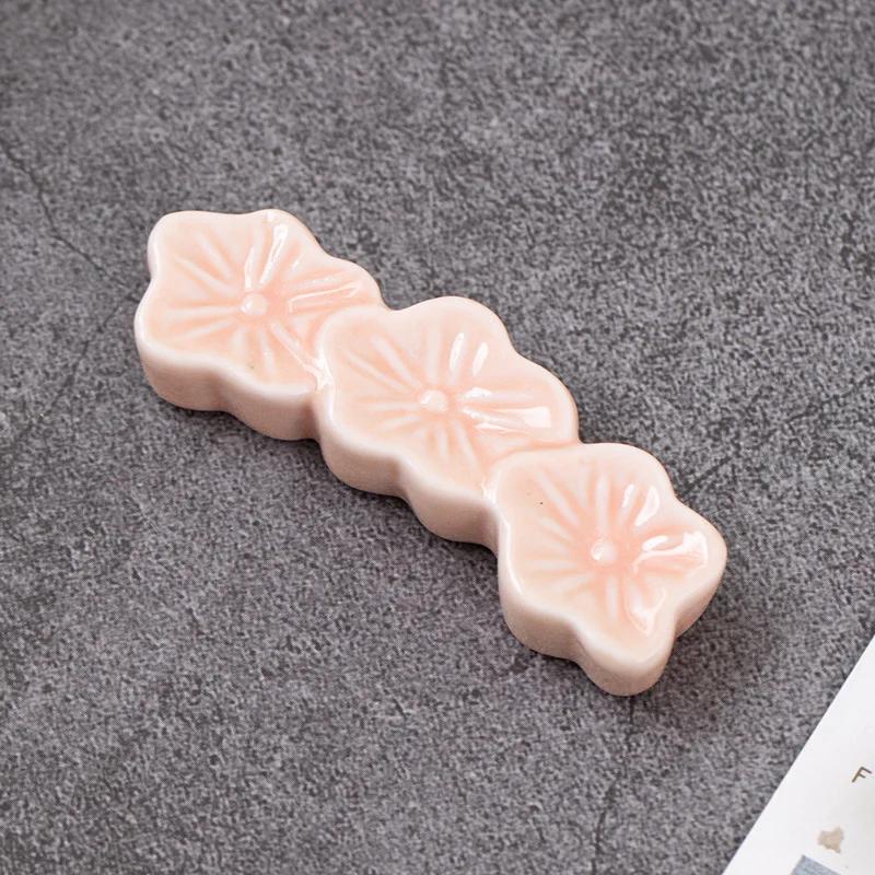 

1-3pc Ceramic Sakura Blossoms Chopsticks Holder Spoon Fork Chopstick Rest Stand Kitchen Tools Tableware Dining Table Decoration 1PC